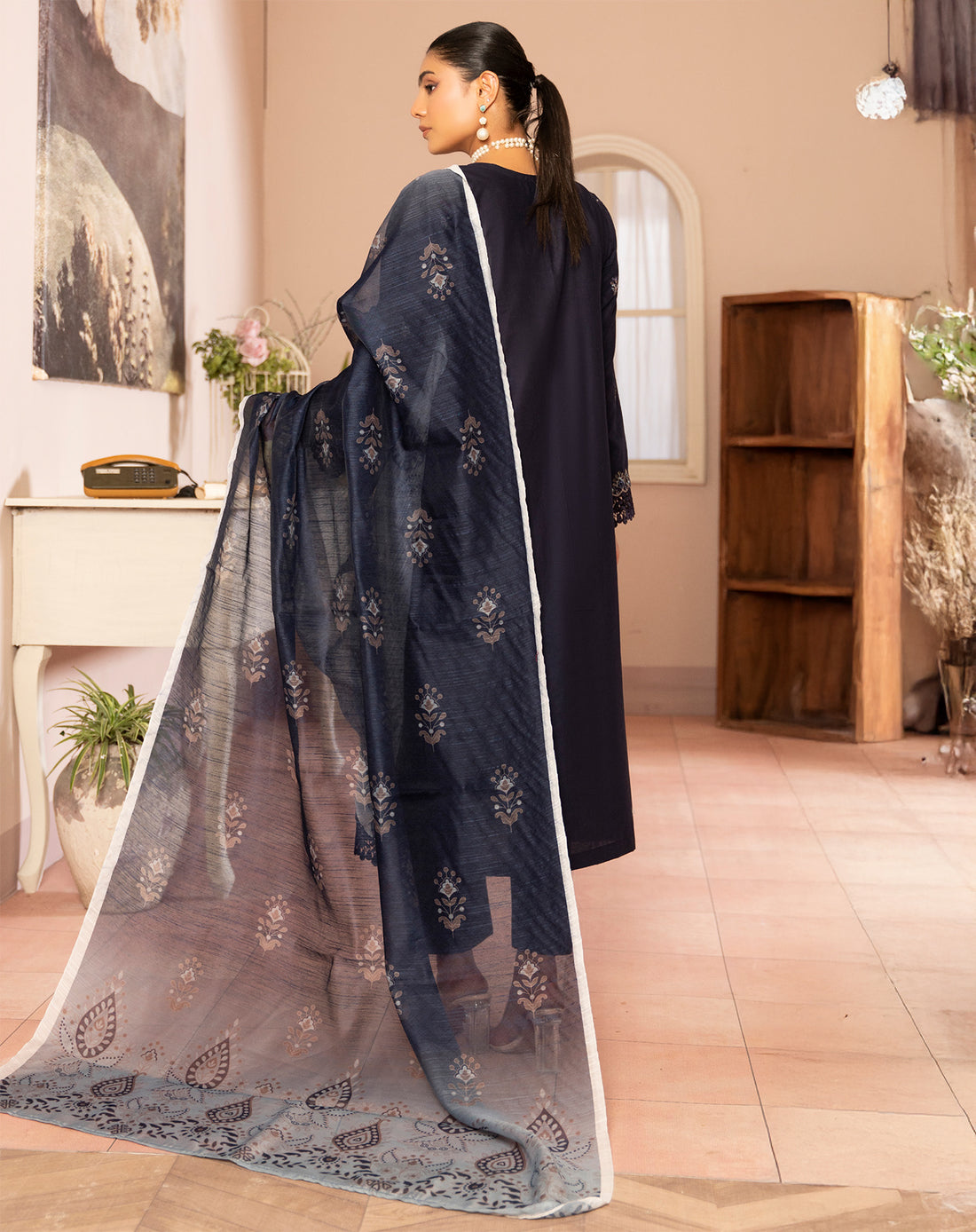 Roshi Multi Chikankari Lawn - 3Pc - Vol-559- D-04