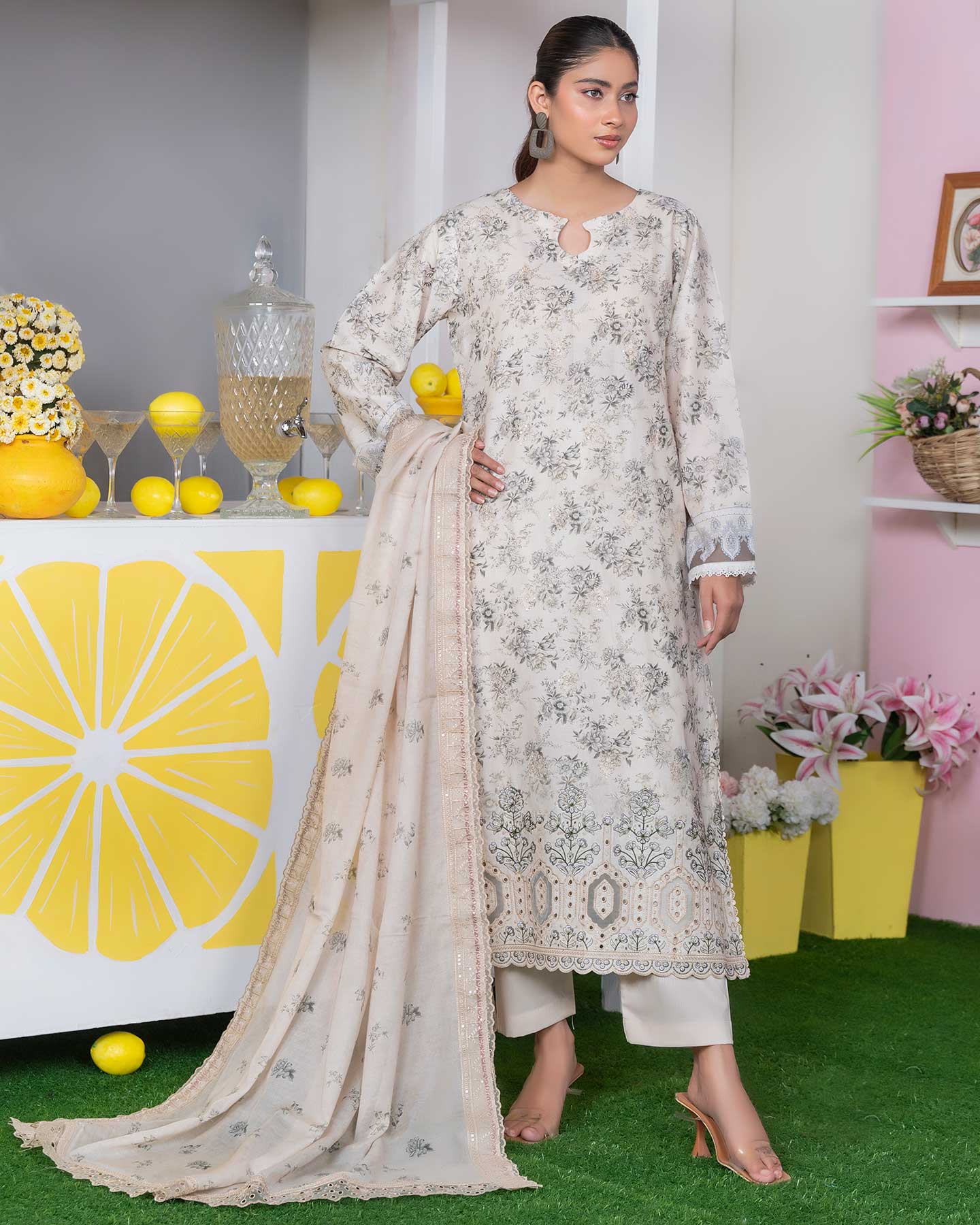 Emel - Digitally Printed Emb Lawn - 3 PC - Vol-573- D-04