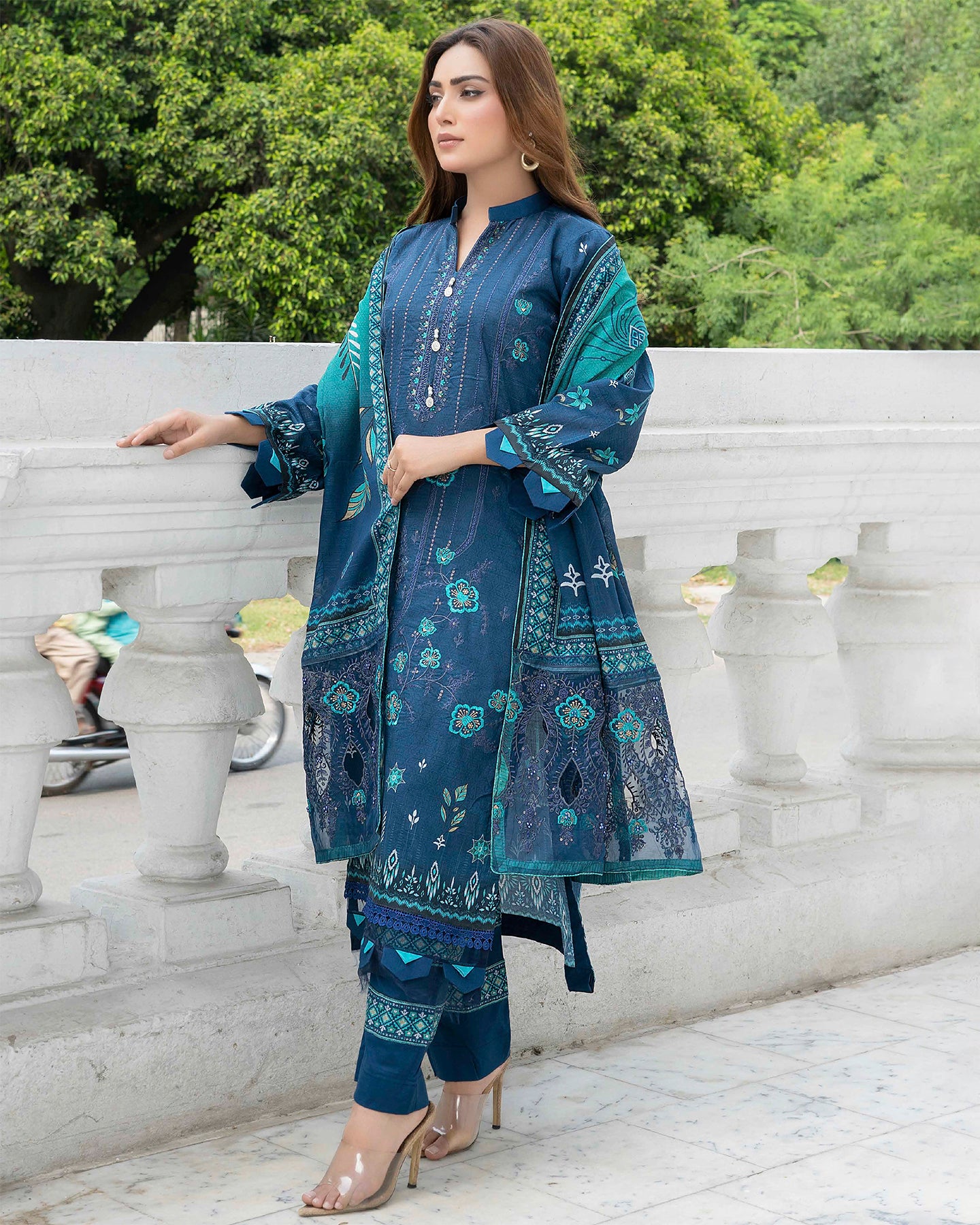 Aashiyana - Digitally Printed Emb Bana Dora Lawn - 3 PC - Vol 521 - D-08