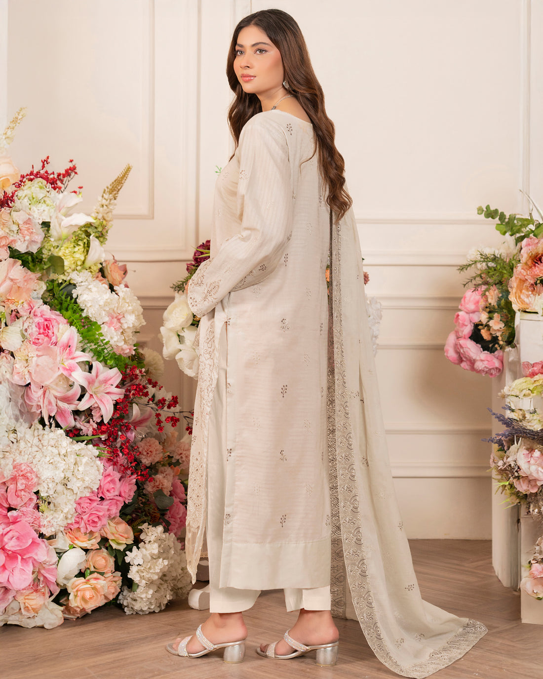 Amrish - Bana Doriya EMB Lawn - 3Pc - Vol-580- D-08